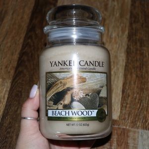 NEW & UNUSED: Lg Yankee Candle Jar in Beach Wood